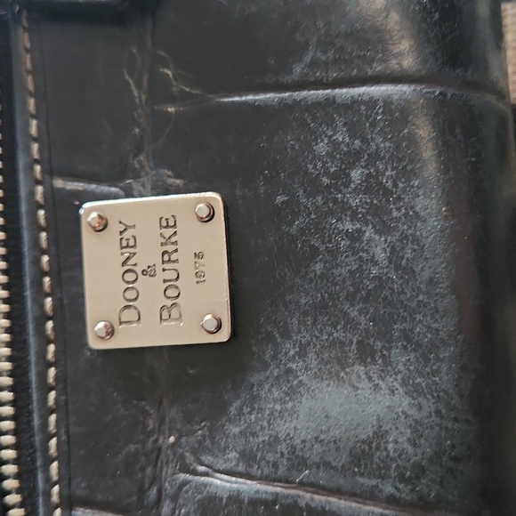 Dooney & Bourke Compact Black Leather Snap Tri-fold Wallet - Picture 10 of 11